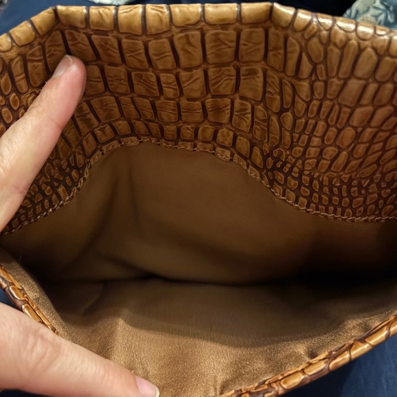 Liz Claiborne Brown Croc Embossed Faux Leather Clutch - Picture 3 of 5